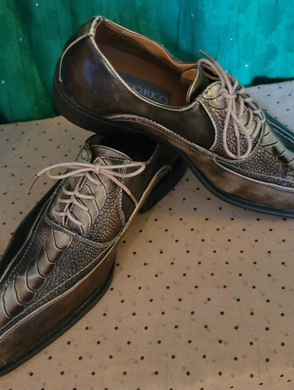 Men's Lace-Up Dress Shoes in Brown Bronze